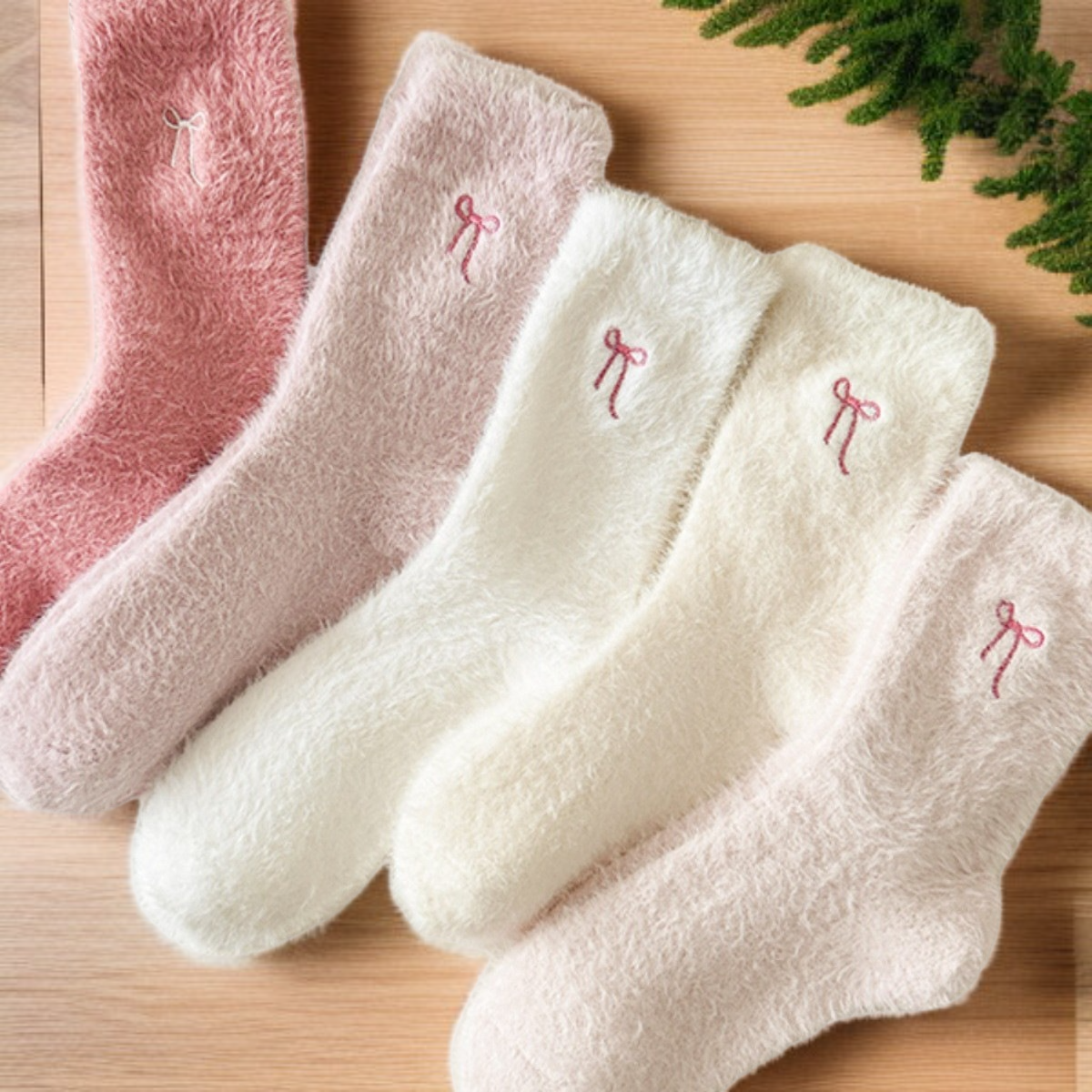 蝶結びのふわふわソックス