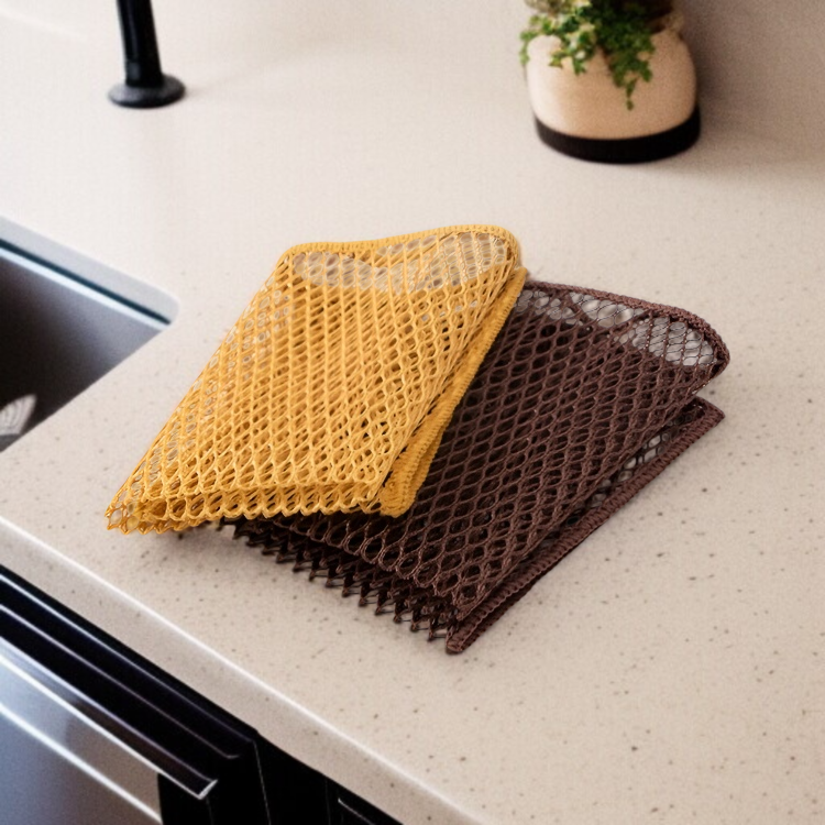 냄비와 프라이팬 청소하는 와이어 볼 행주