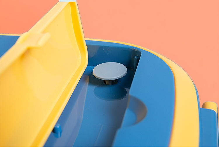 Lightweight kids lunch container for travel