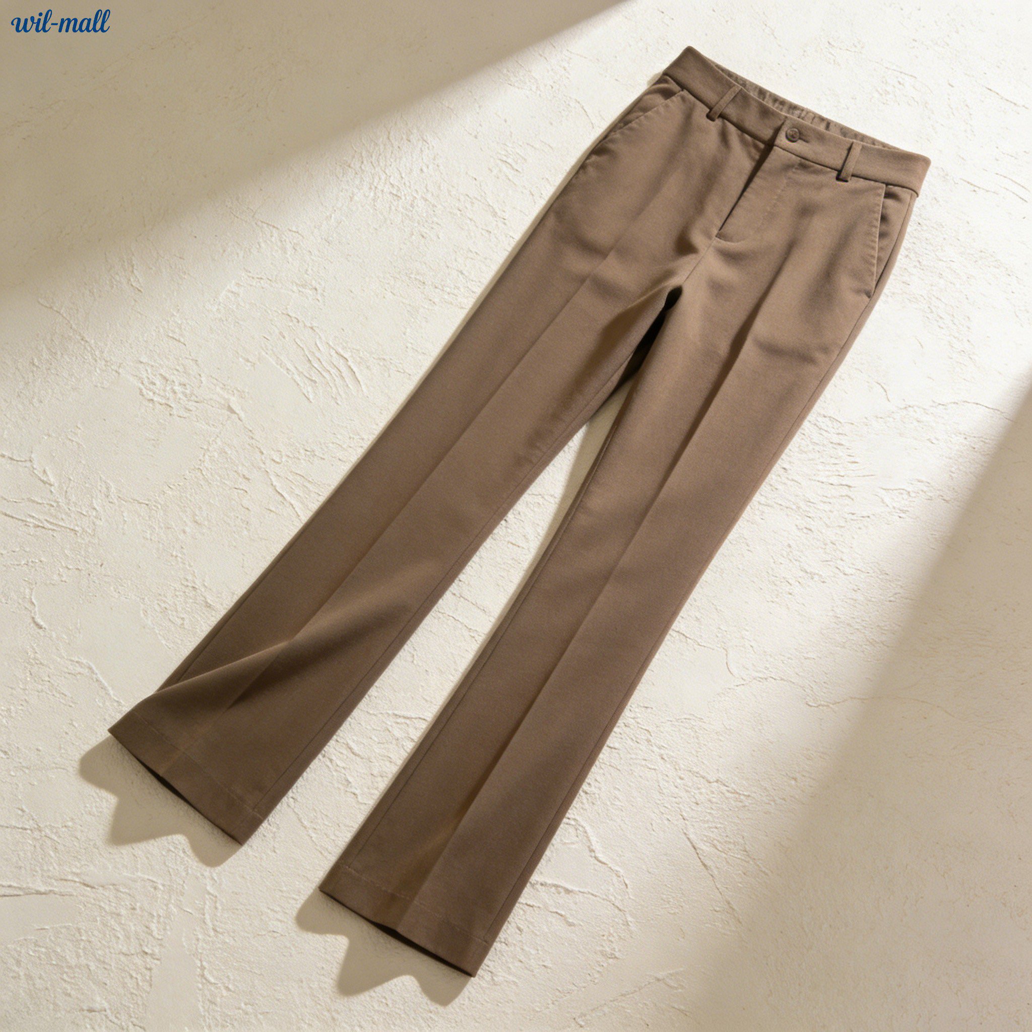 세련된 여성용 플레어 슬랙스 착용샷