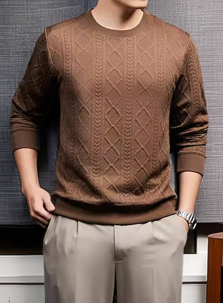 트렌디한 남성 니트 상의 스타일링 샷