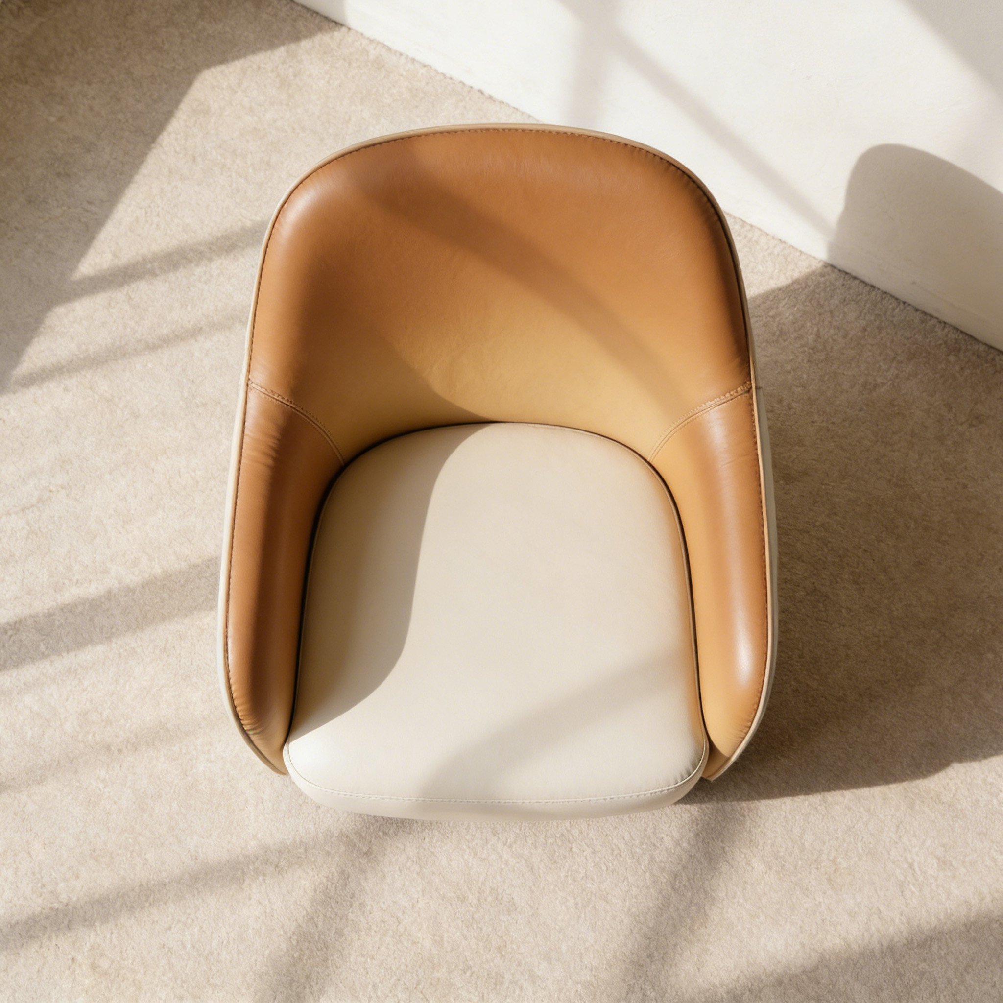 高級感のあるレザー調素材の一人掛けソファ