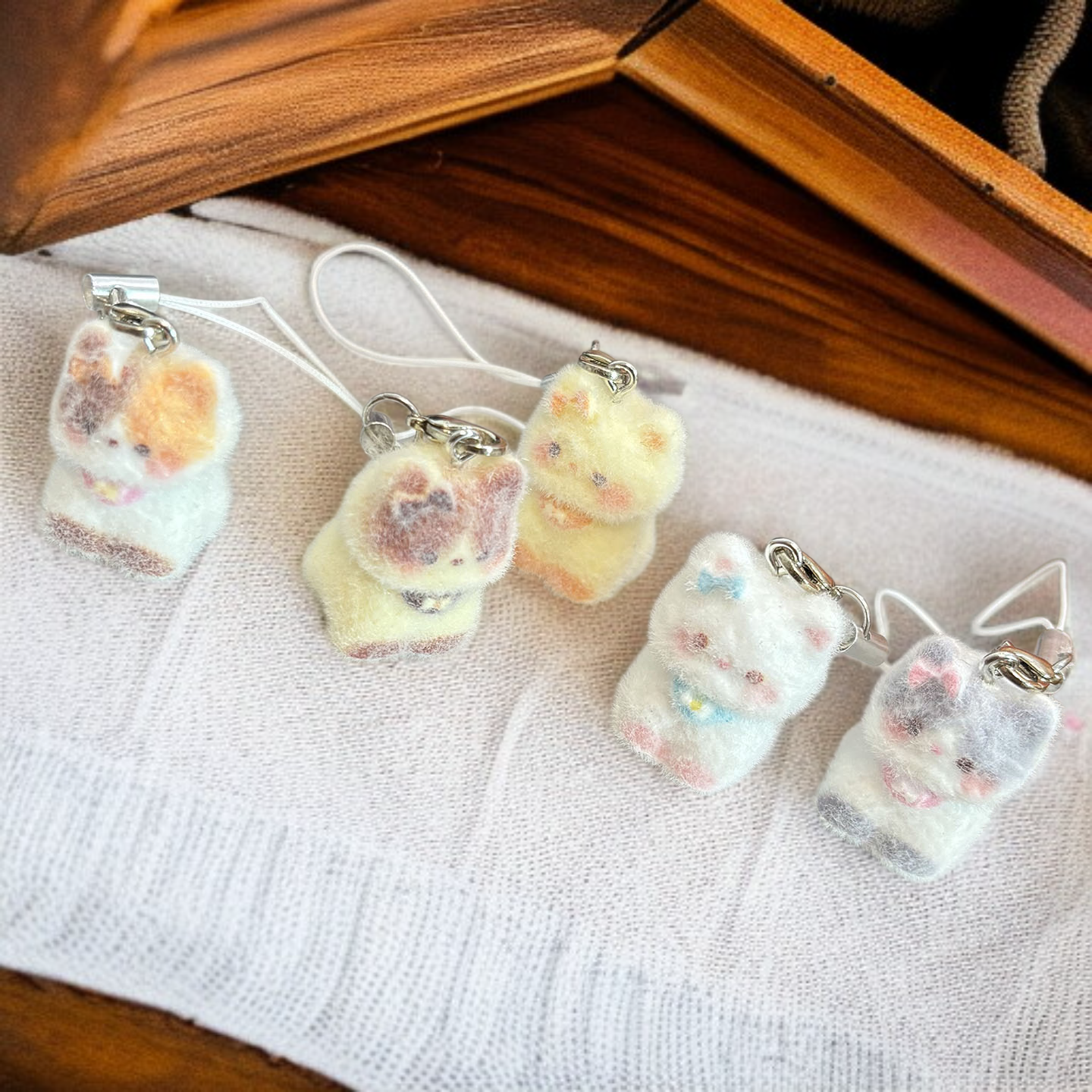  Cartoon Cute Flocking 3D Resin Cat Keychain