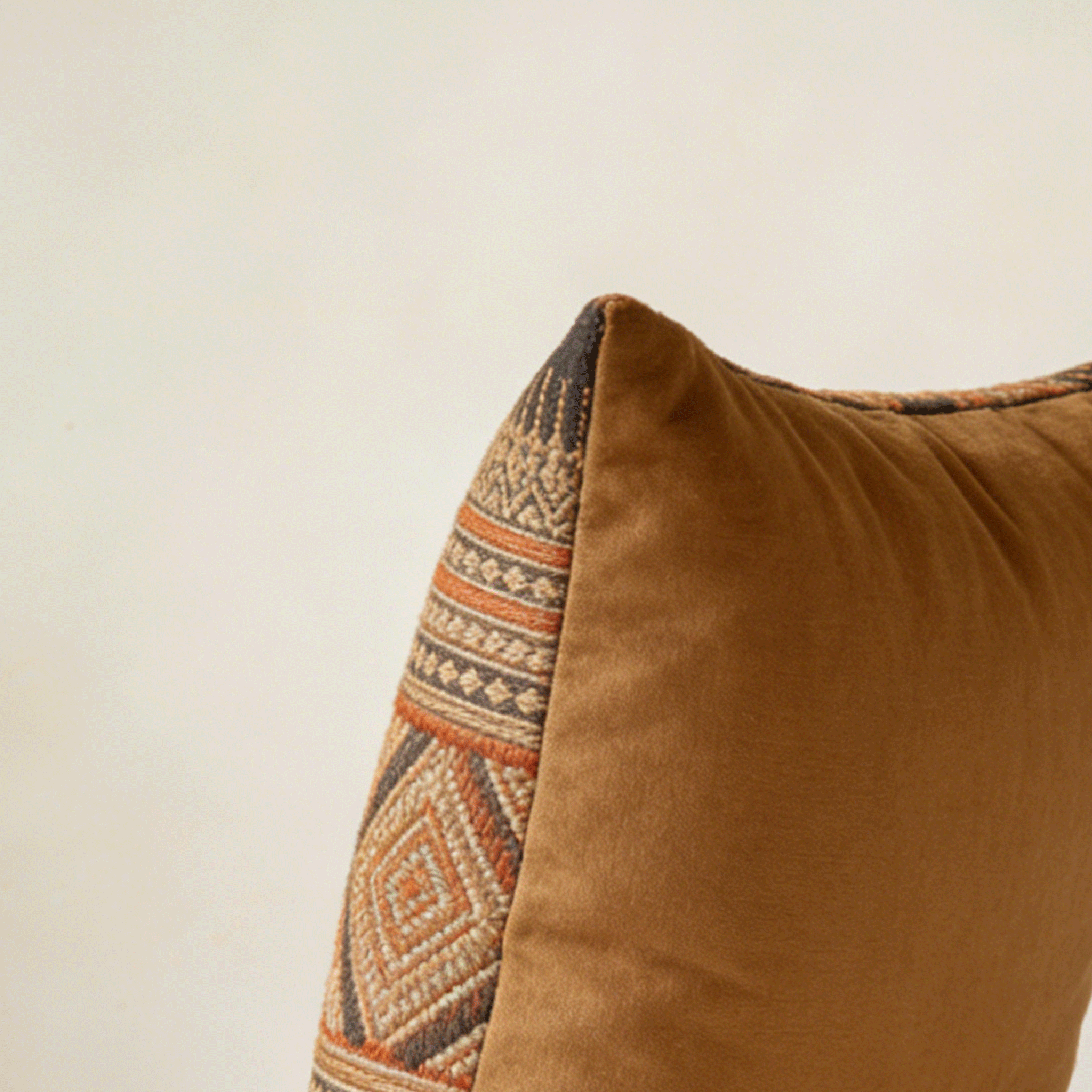  เซ็ตหมอนอิงนุ่มสบาย (5 ชิ้น)