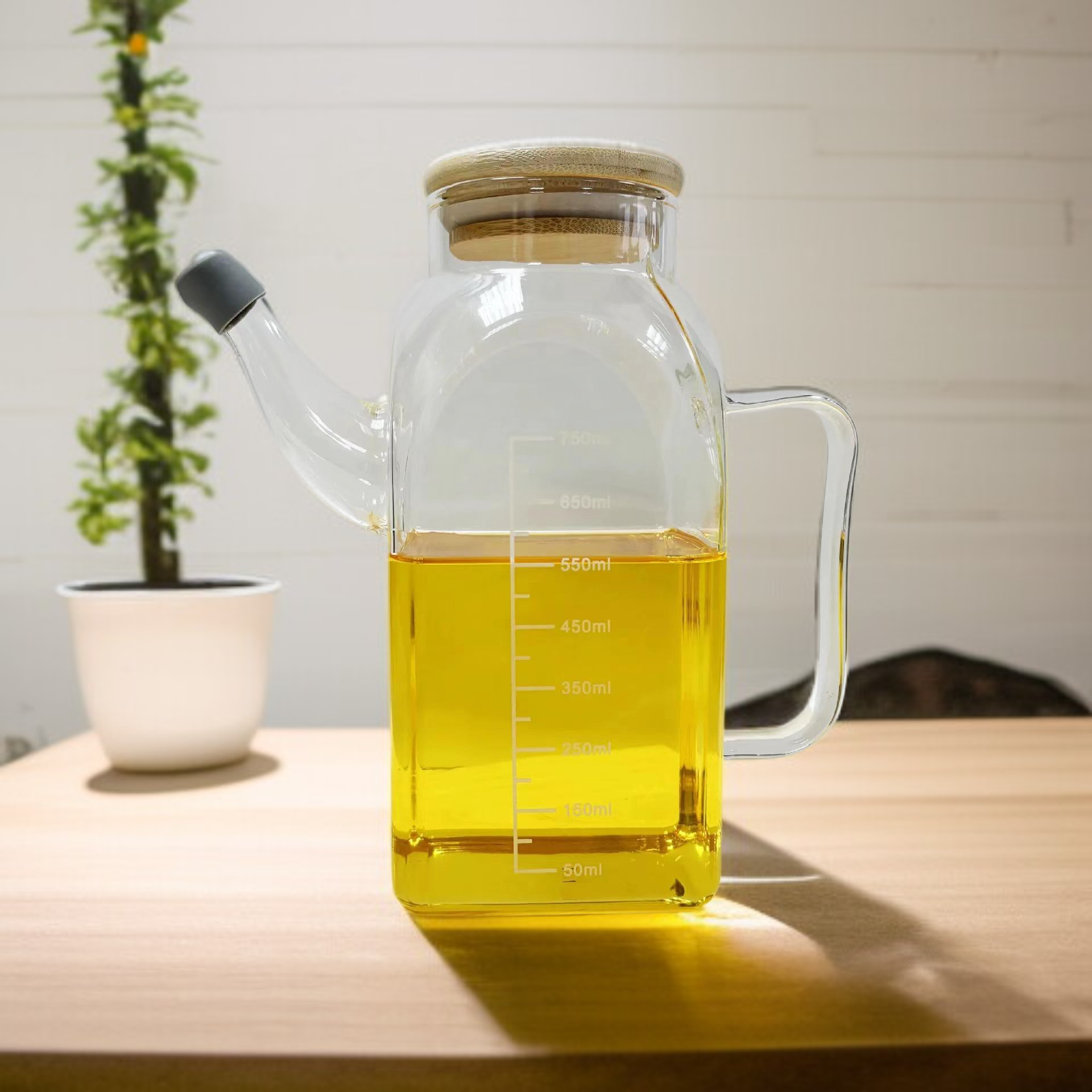 Ölflasche aus Glas