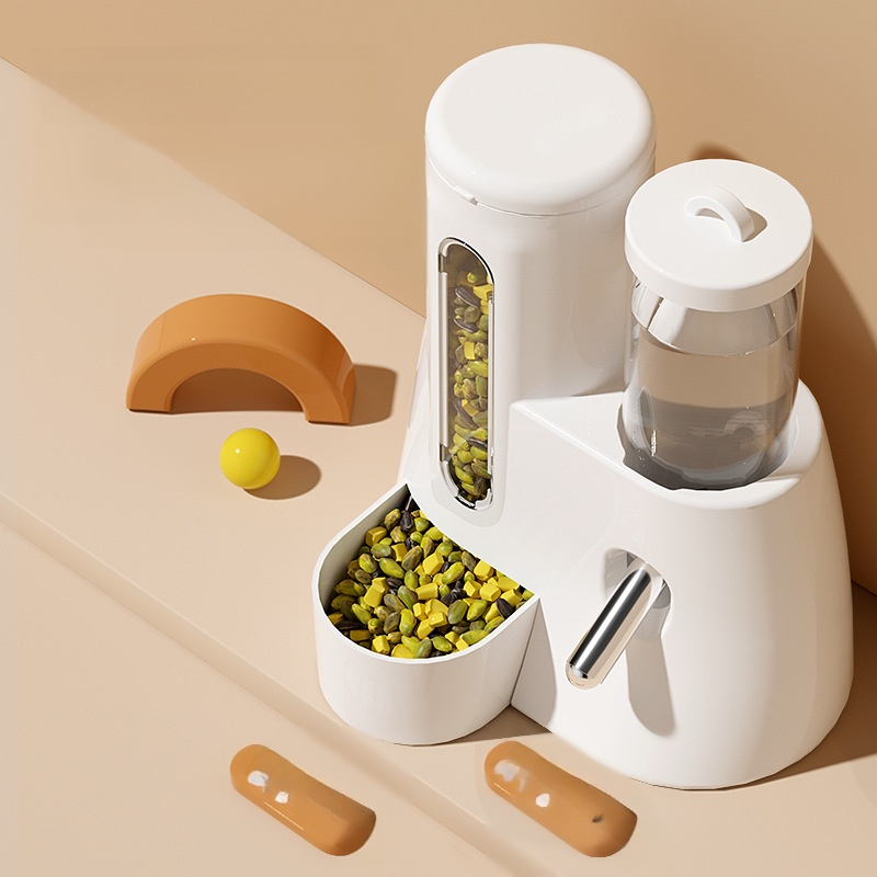 Fontaines à eau et gamelles pour animaux