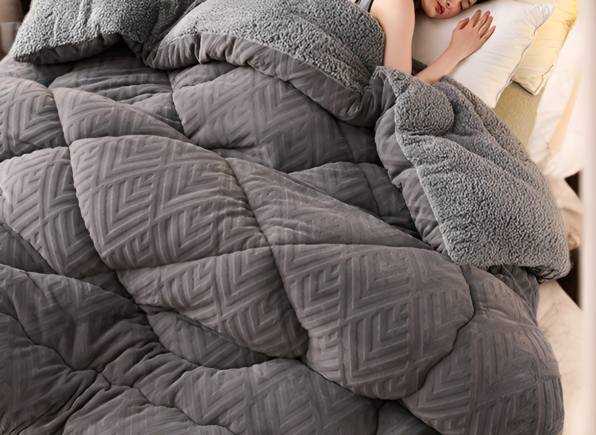 高保温性を示す布団の断面図