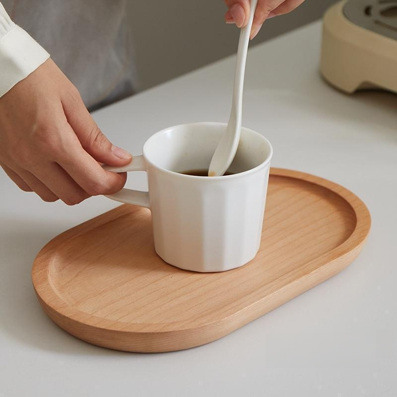 Speiseteller aus Massivholz