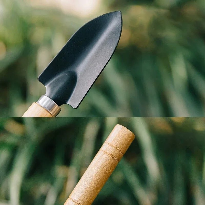 Outdoor gardening hand tool set