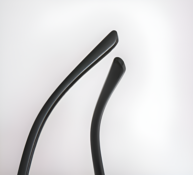 Kobieta czytająca książkę w personalizowanych okularach