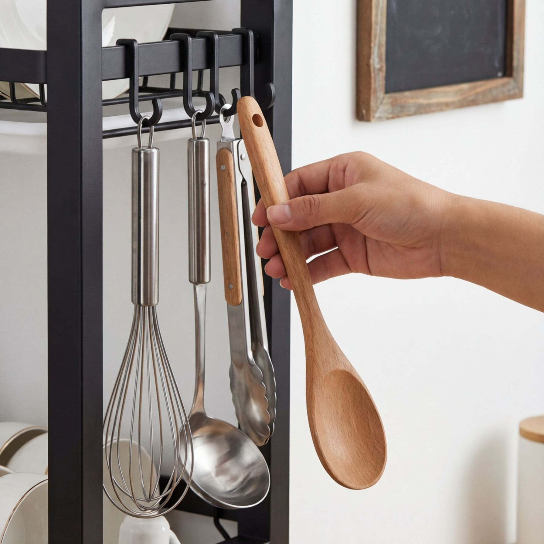 스테인리스 소재의 접시꽂이 디테일