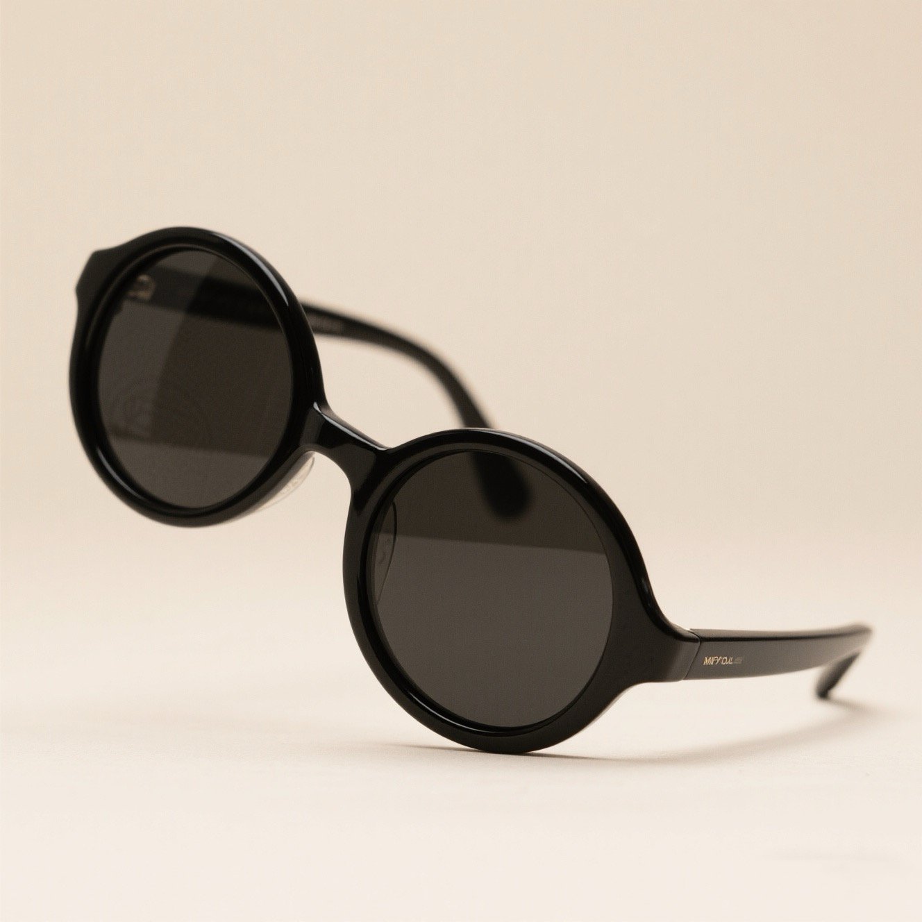 แว่นกันแดดทรงกลมวินเทจ