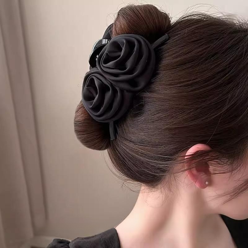 Satin-Rosen-Haarspange