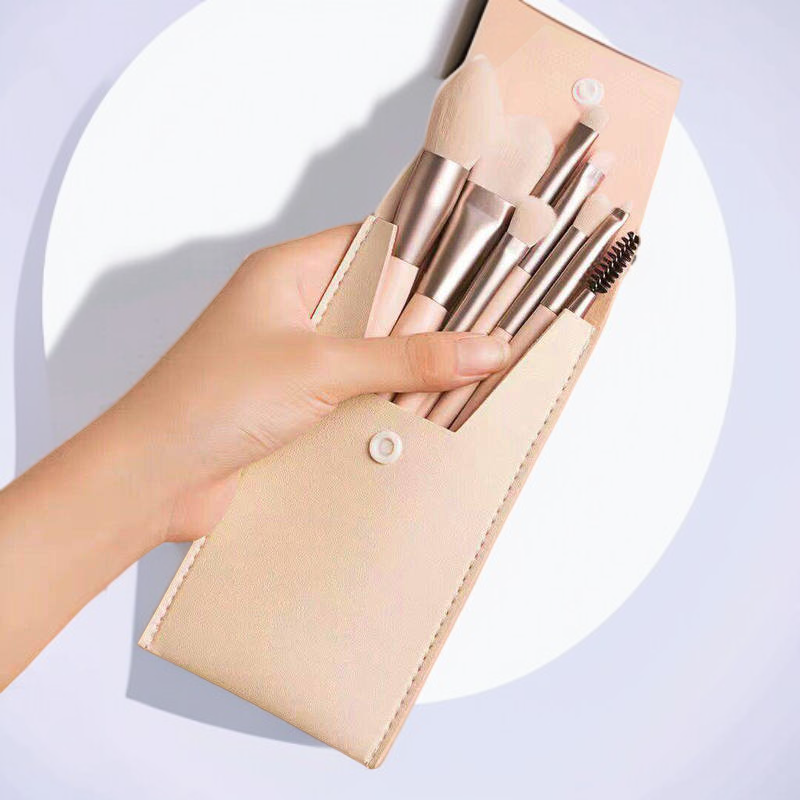 데일리 메이크업에 적합한 미니 브러시