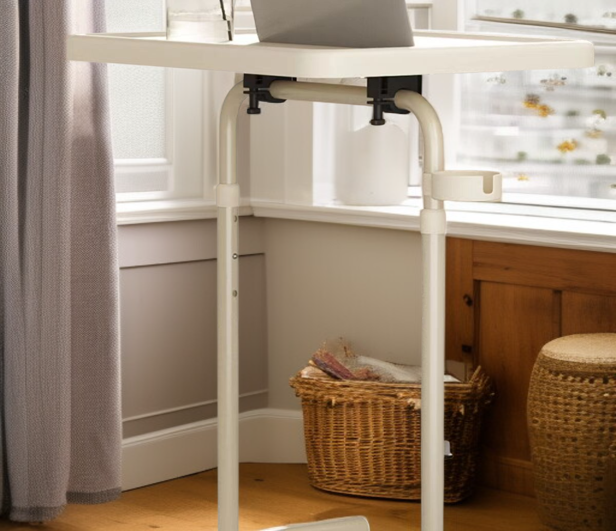 간편하게 높이 조절하는 소파 테이블