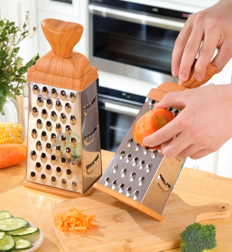 다면형 디자인의 면도 도구 디테일