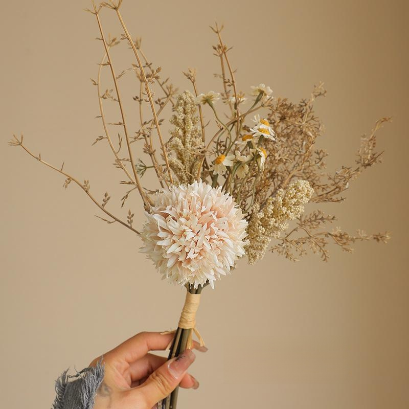 Composition florale artificielle rétro