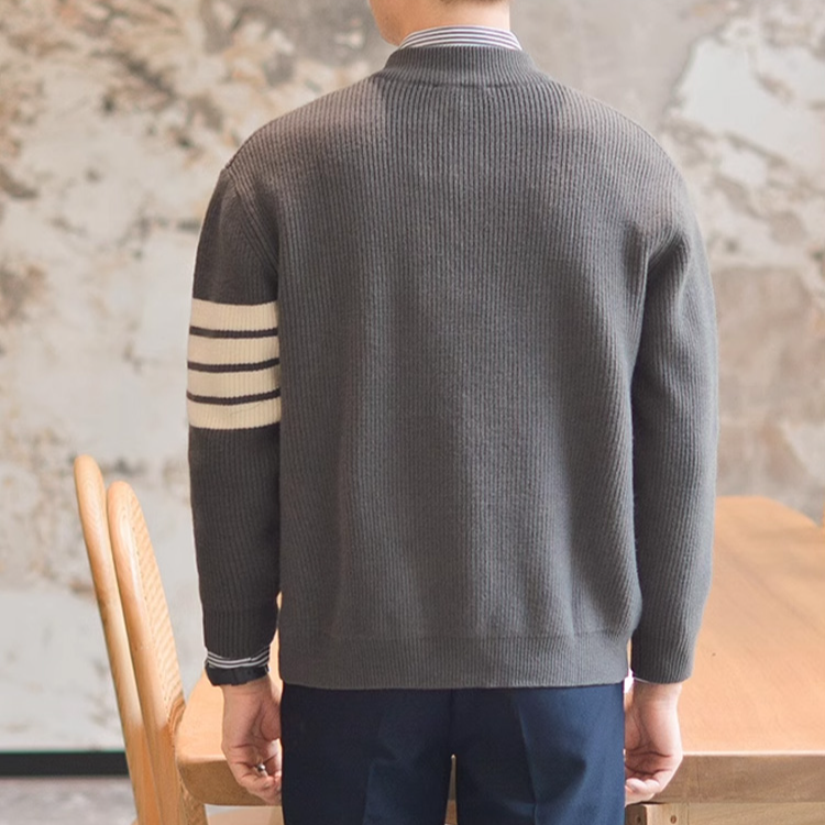 春秋季翻領針織衫