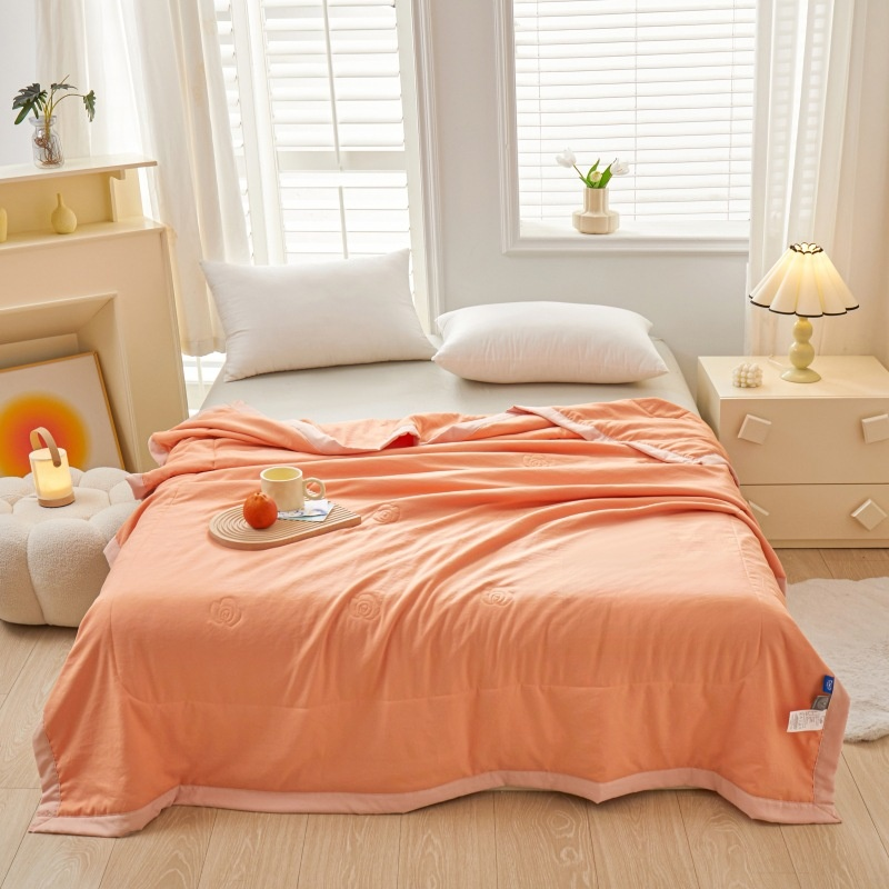 Silk quilt with soybean filling, summer quilt