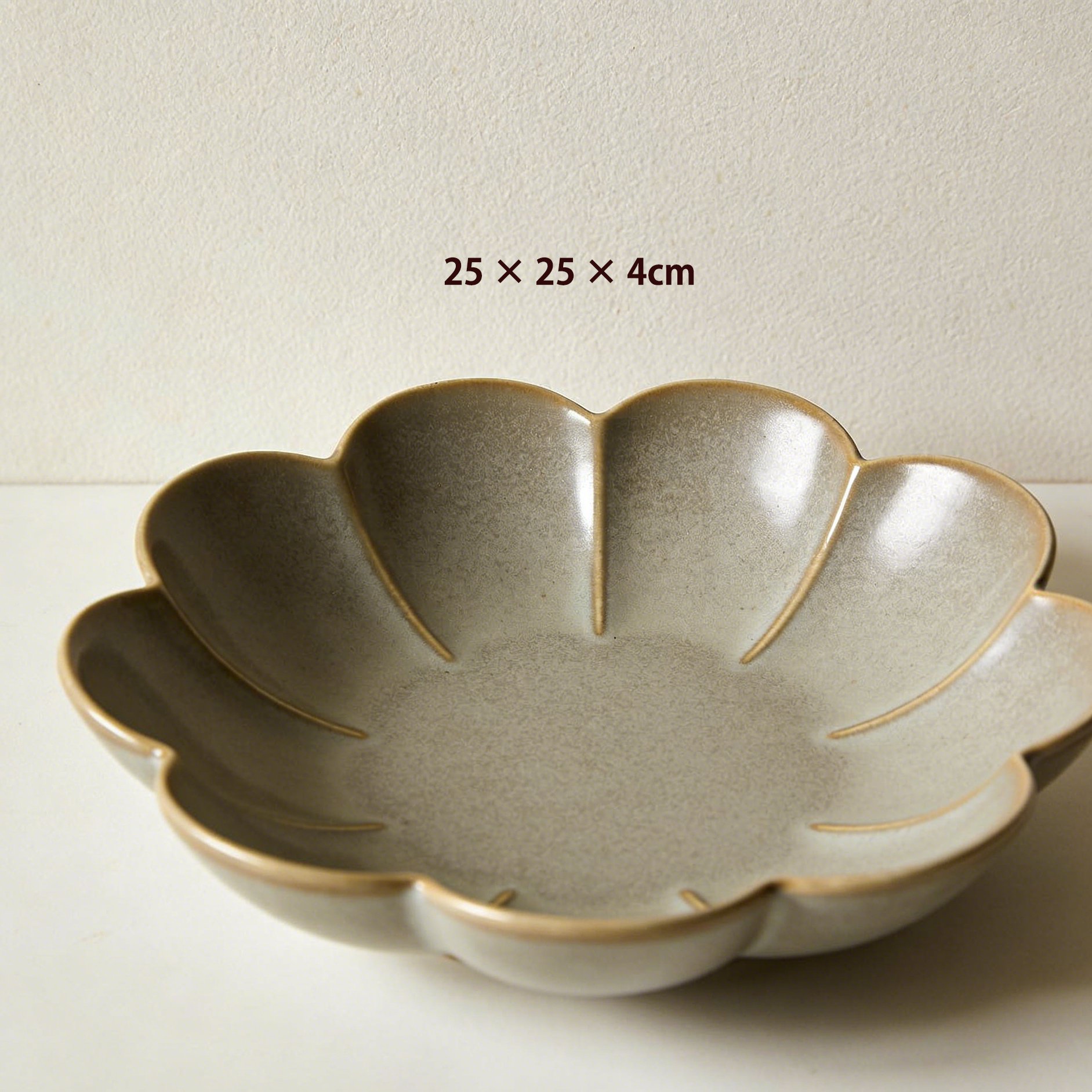 食卓を彩るおしゃれな陶器皿の使用例