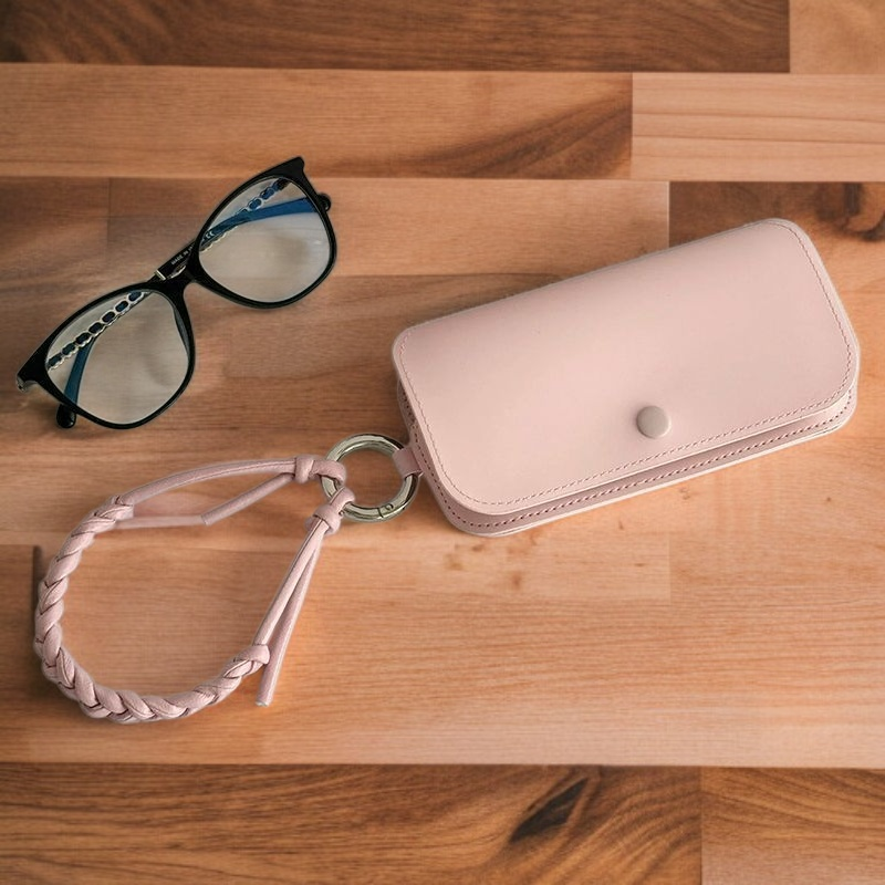 眼鏡を安全に保管する収納ボックス