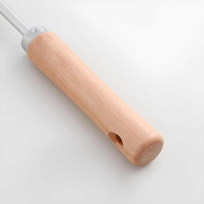 木製ハンドルの除草機