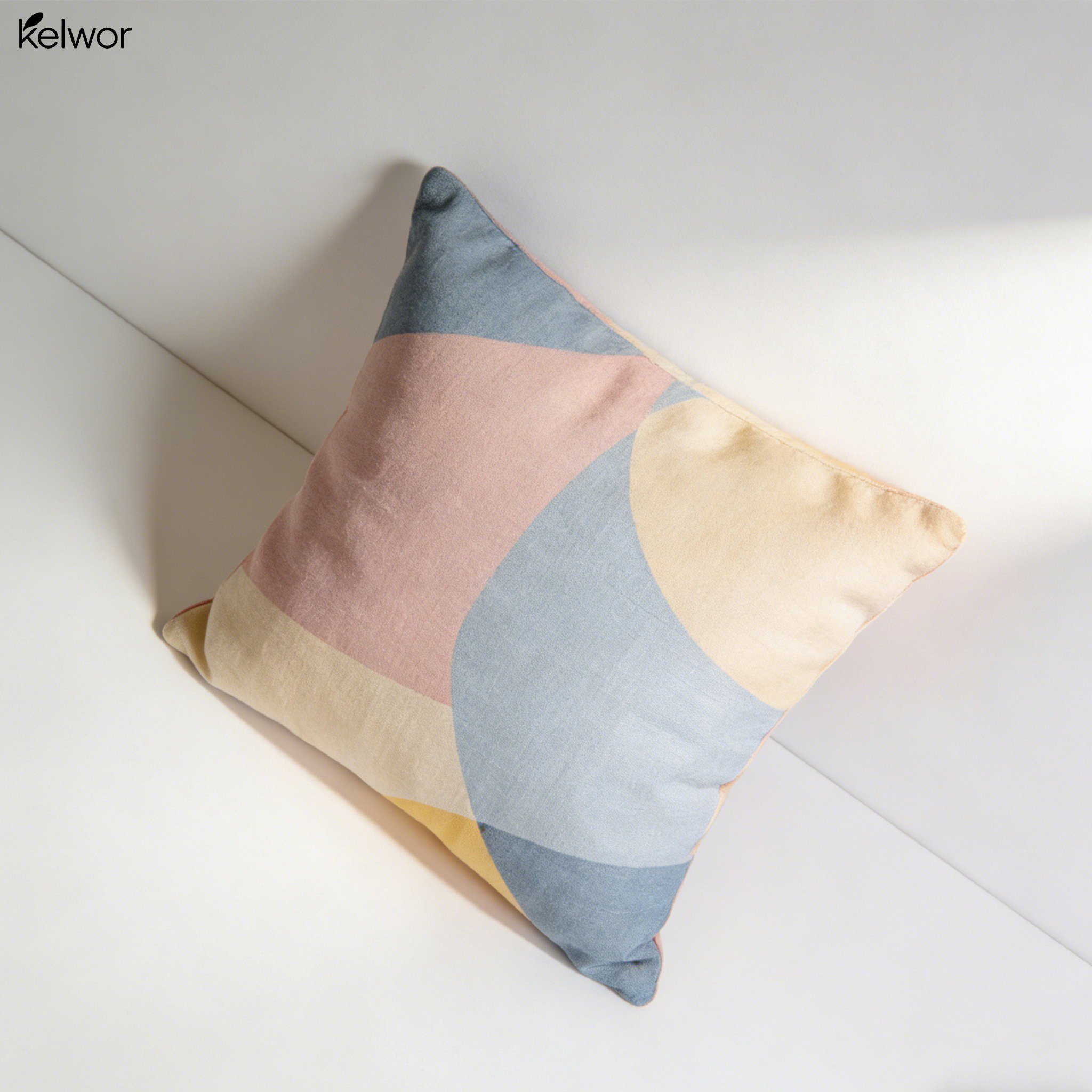 Poduszka dekoracyjna z nadrukiem w stylu nordyckim