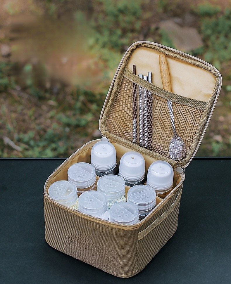 キャンプ用調味料収納ボックス・持ち運び便利な調味料ボトルセット