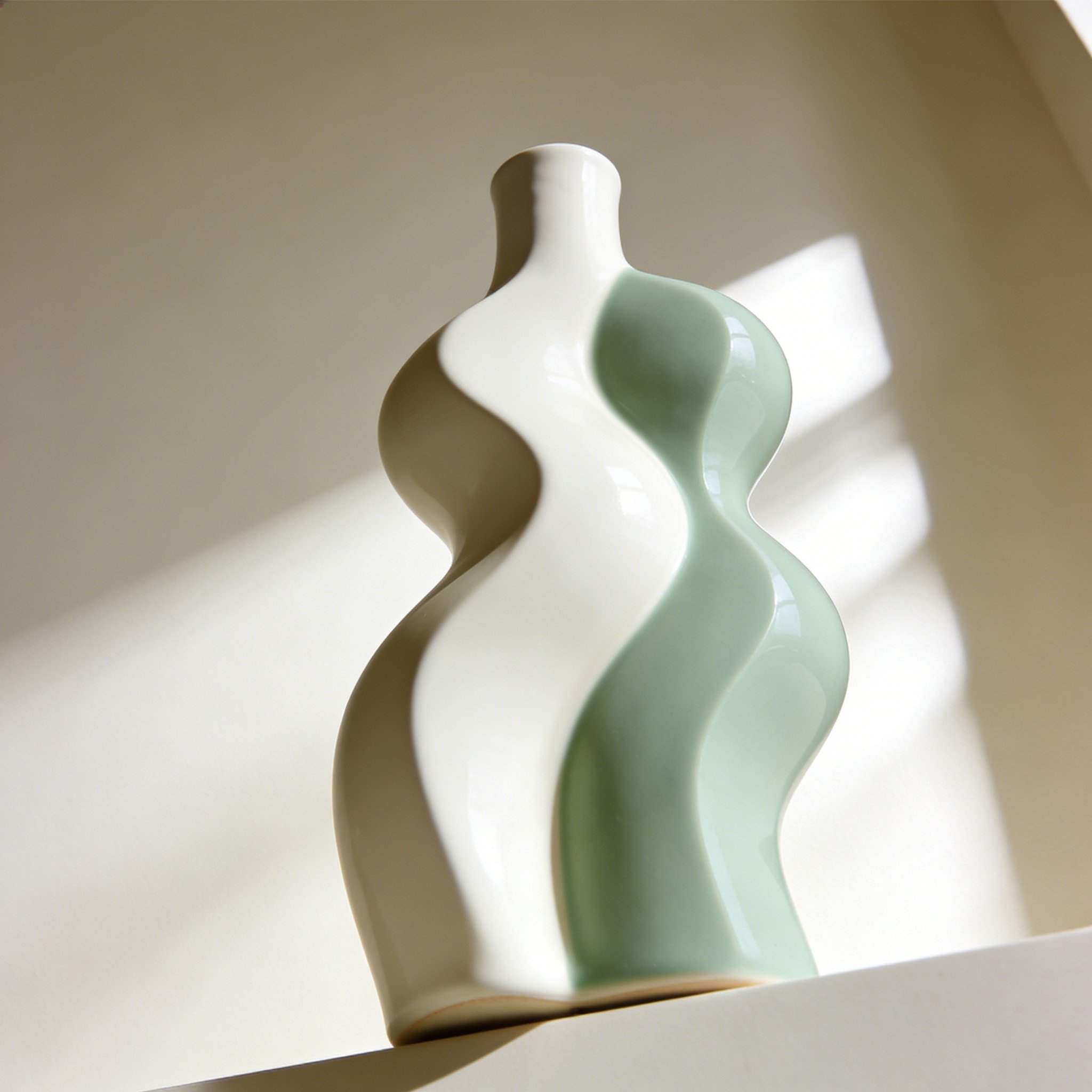 シンプル陶器花瓶3個セットの全体イメージ