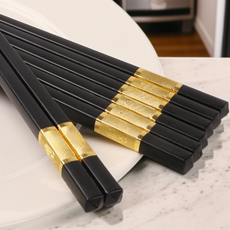Mold and non-slip tableware