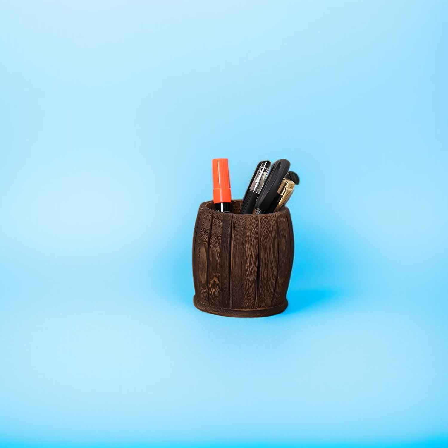 Stiftehalter aus Paulownia-Holz, gefüllt mit Bürozubehör