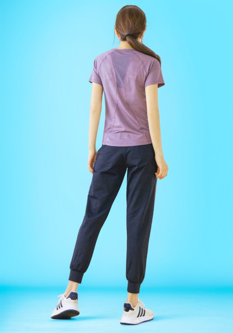 足首付きデザインのレディーススポーツパンツ