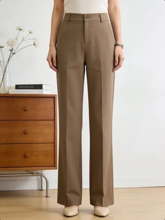 Knackig geschnittene und fließende Arbeitshosen