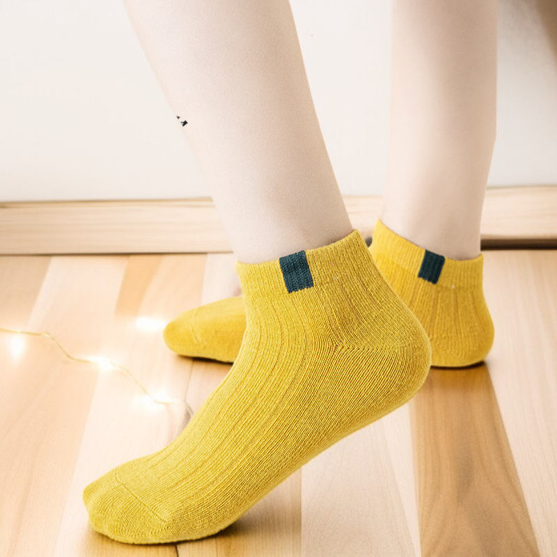 세로 줄무늬 발목 양말