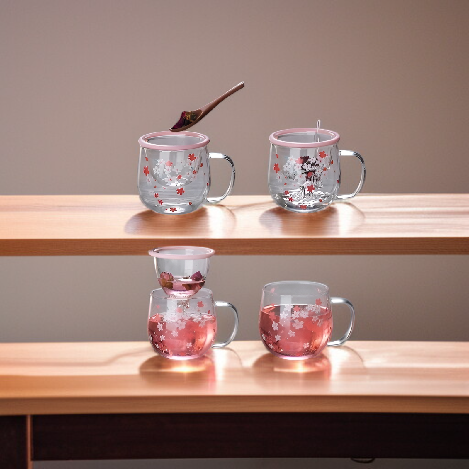 Sakura-Glas in Kombination mit anderen Glaswaren