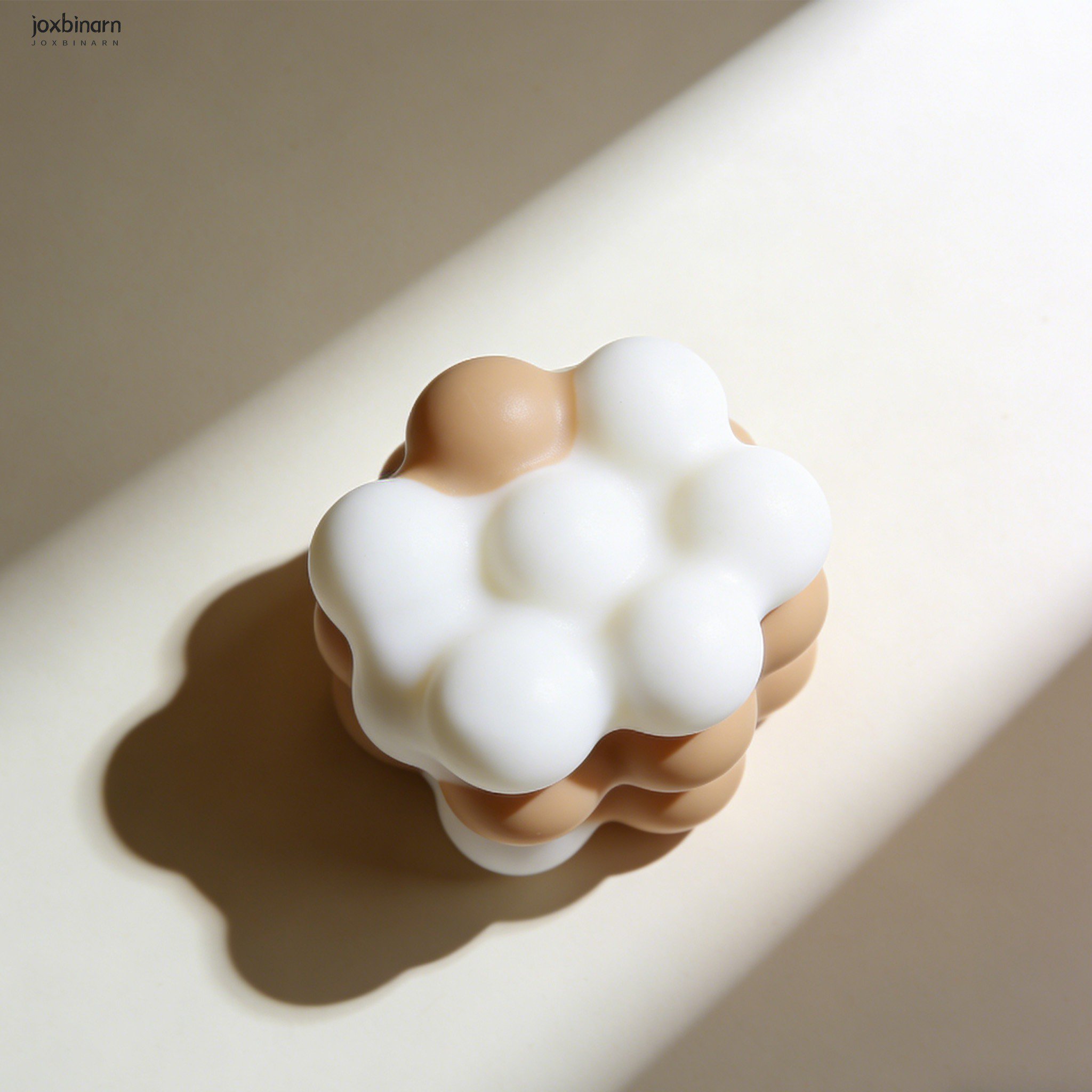 椅子の脚に貼り付けたシリコン衝突防止粒