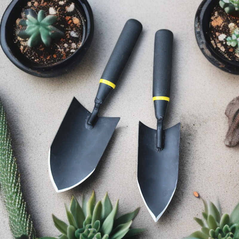 海底養殖や花の植え付けに使える小型シャベル