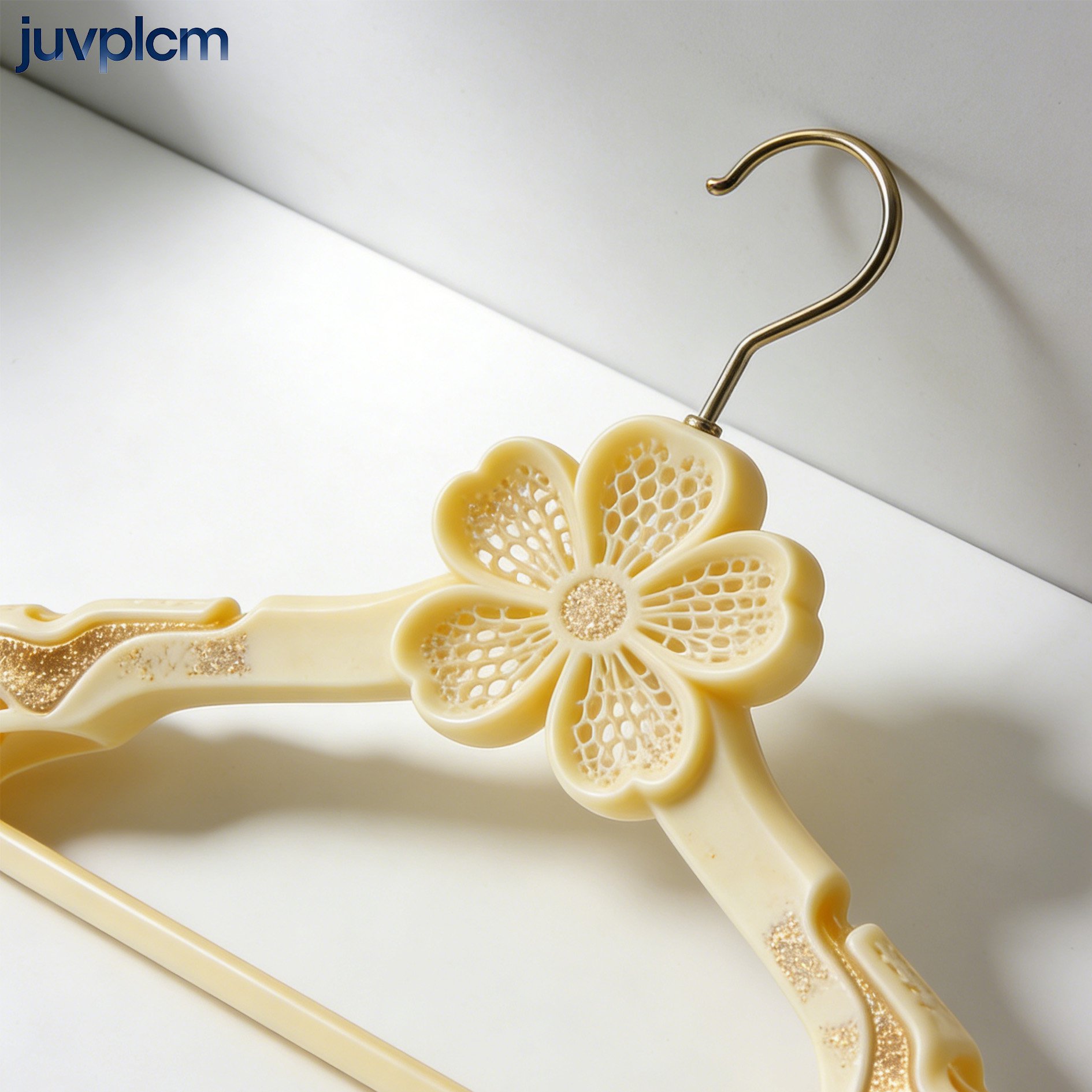 공간 절약에 좋은 옷걸이 디자인