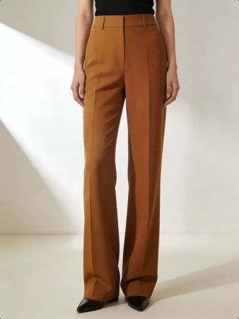 Minimalistische, hochgeschnittene Hose mit weitem Bein