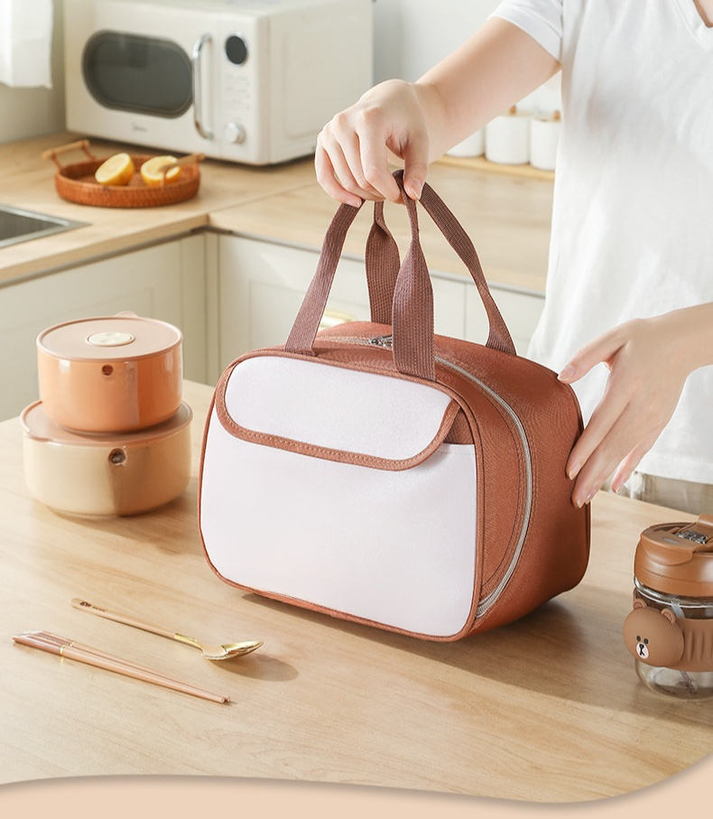 Reusable lunch bag with comfortable handle