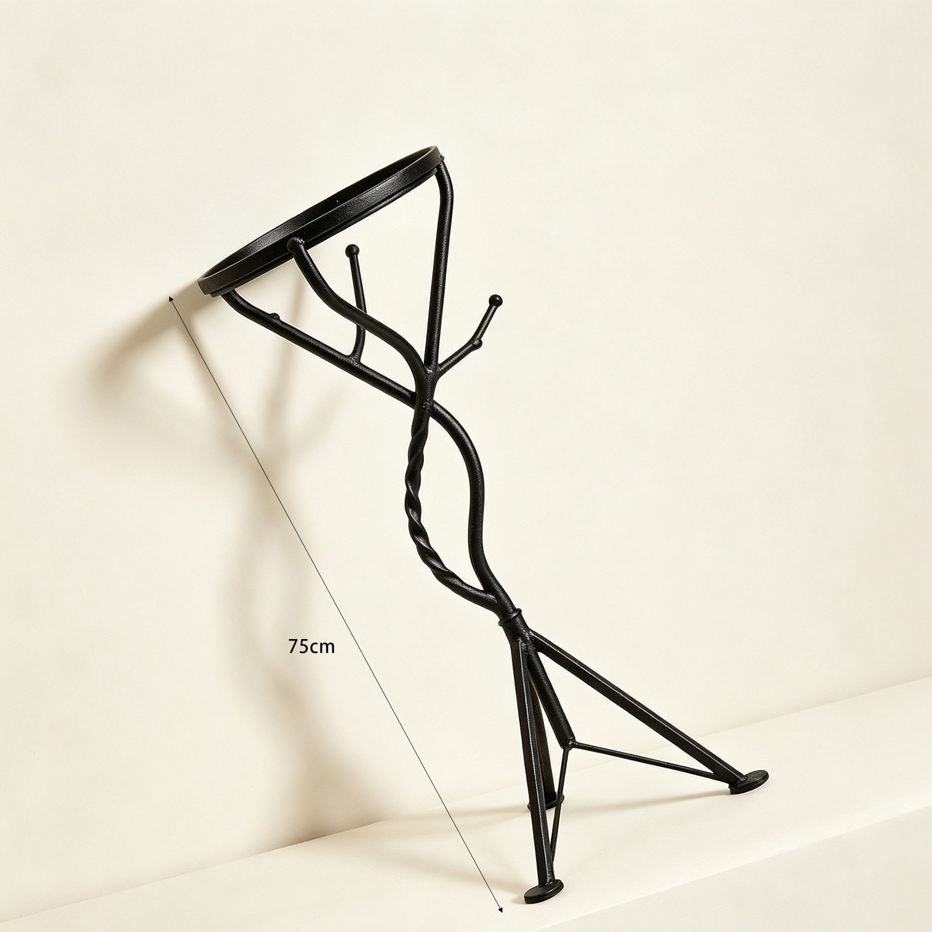 Rust-resistant iron plant holder for garden and patio