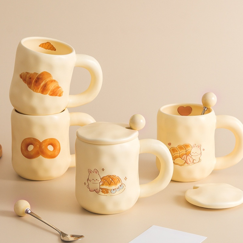 陶器のコーヒーカップ