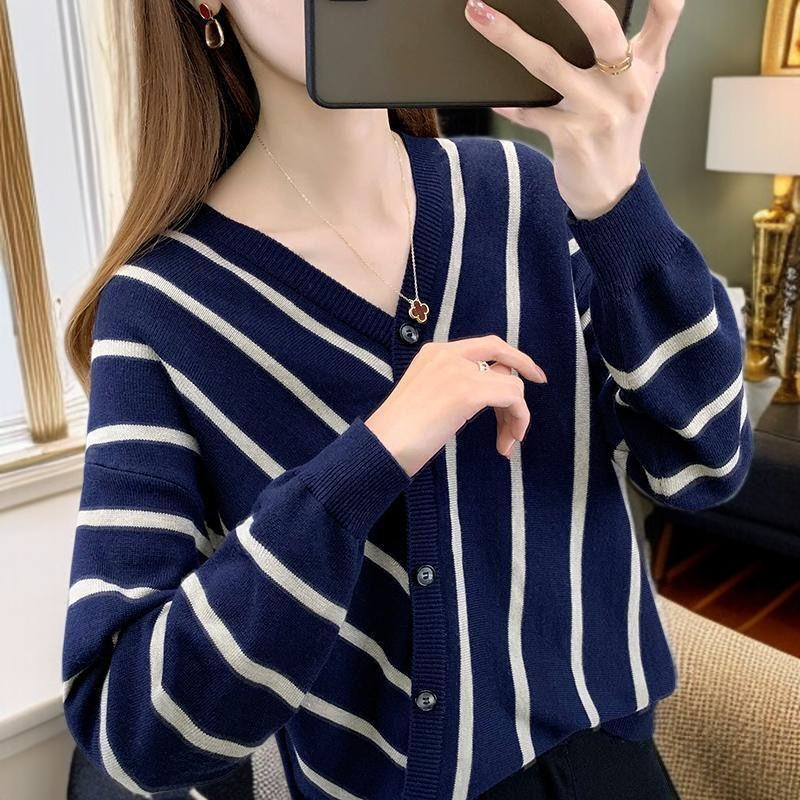 신상 봄가을 디자인 스웨터 여 루즈핏 위에 군더더기 이너 브이넥 니트 톱