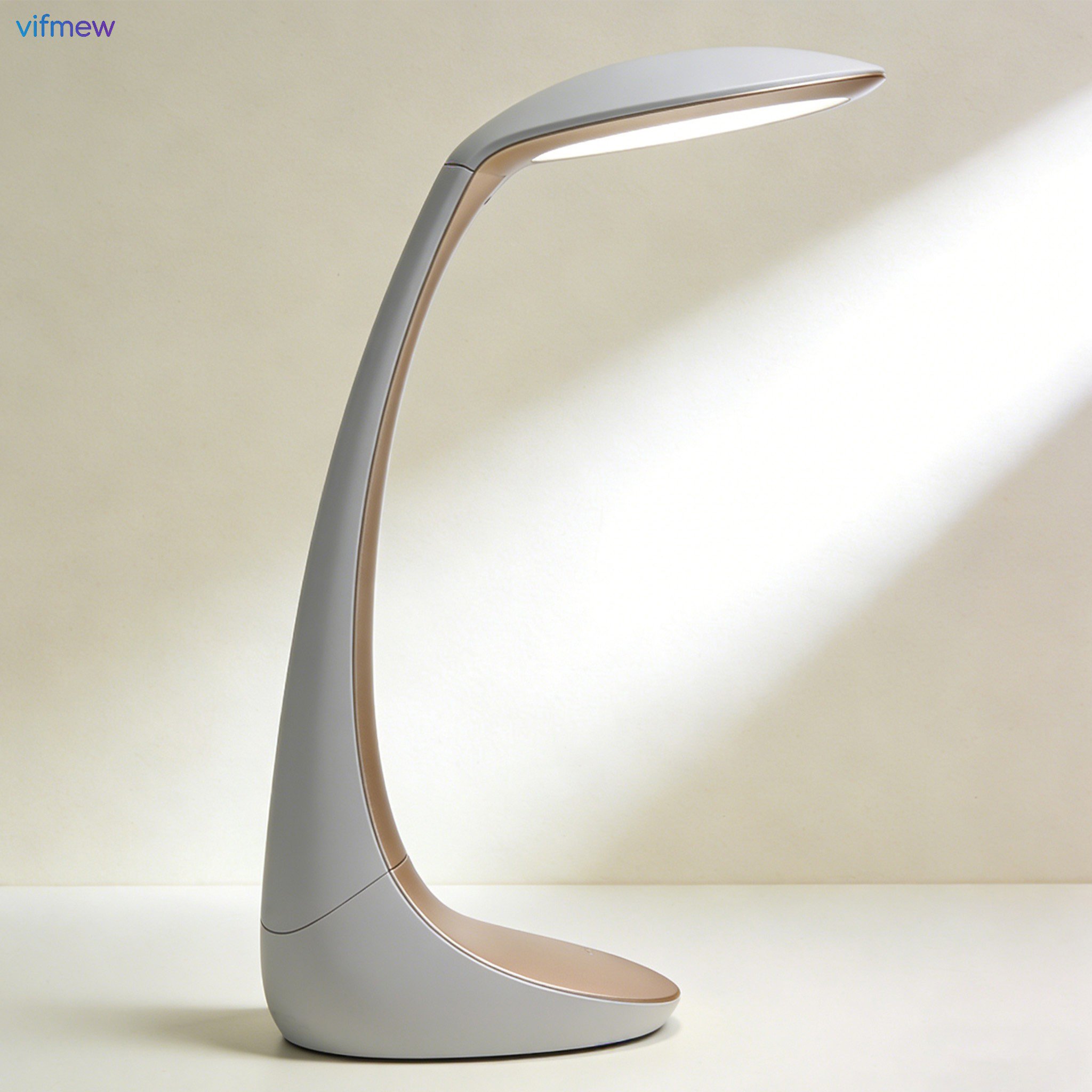 フレキシブルな目保護デスクランプ