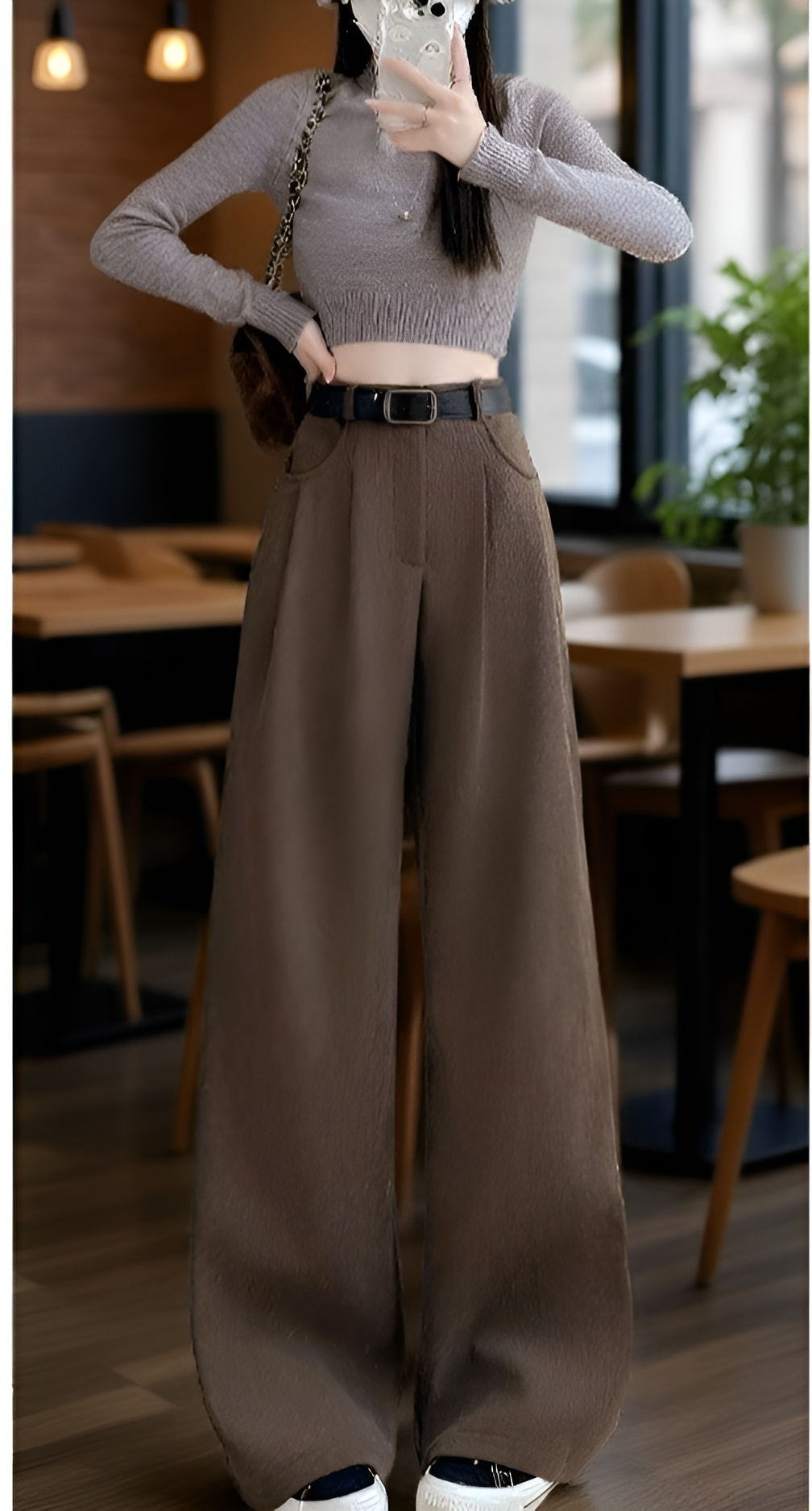 スリムフィットコーデュロイパンツのシルエット