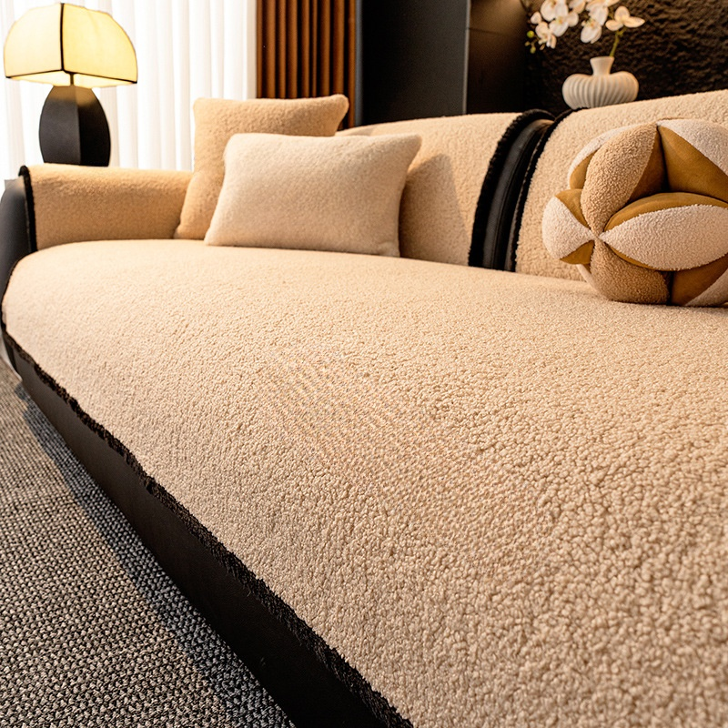 Luxuriöses, dickes Plüsch-Sofakissen mit elegantem Design