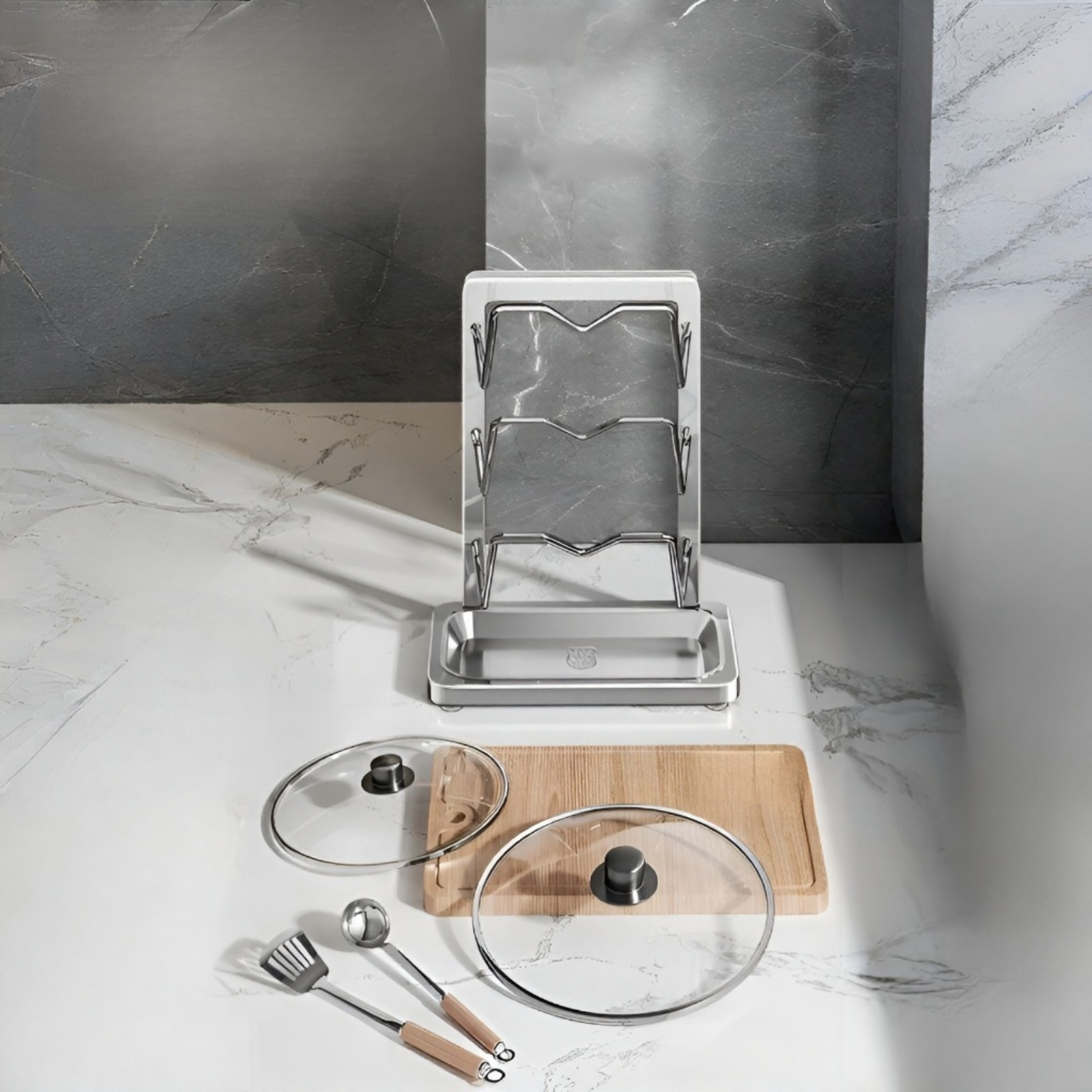 다양한 크기의 냄비 뚜껑을 보관하는 걸이