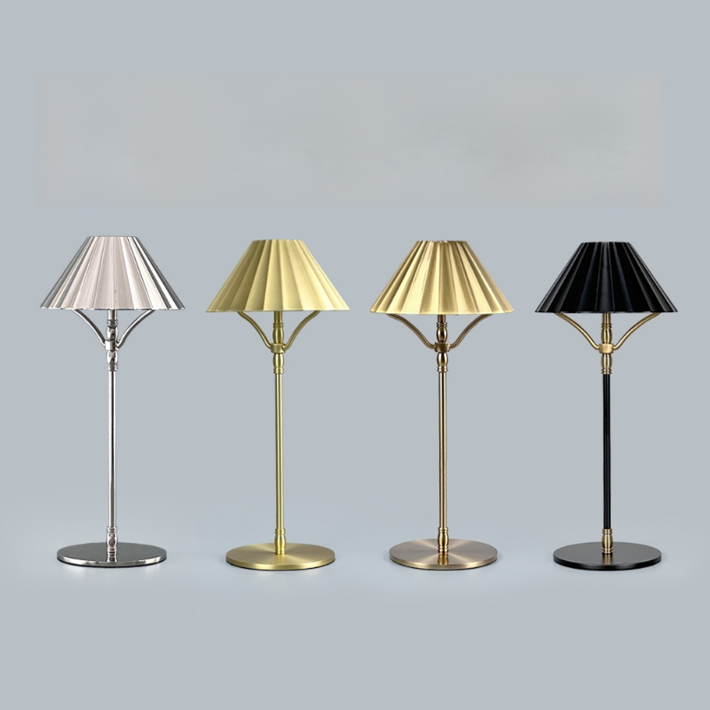 發光二極體充電檯燈