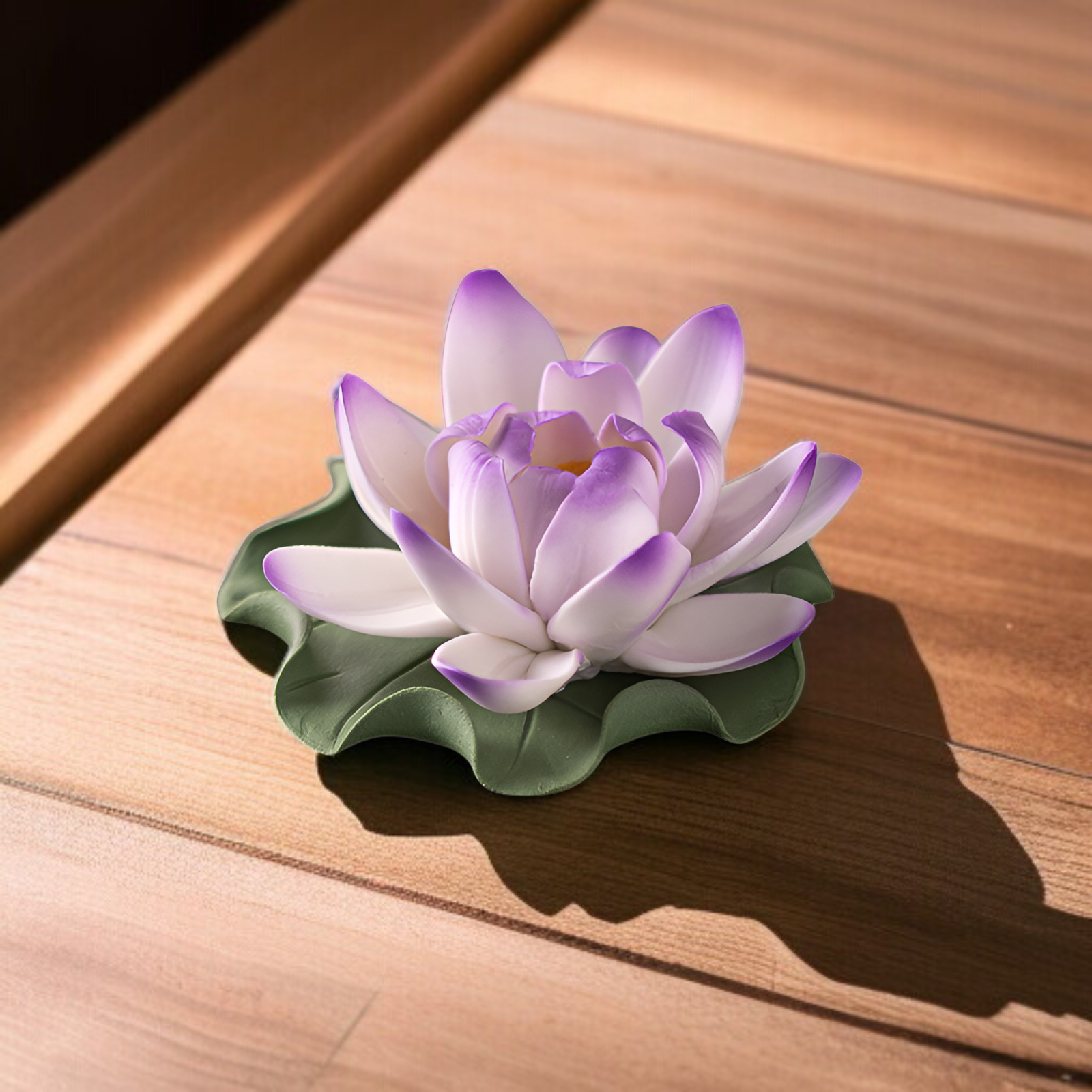 高級感ある白色のセラミック香炉