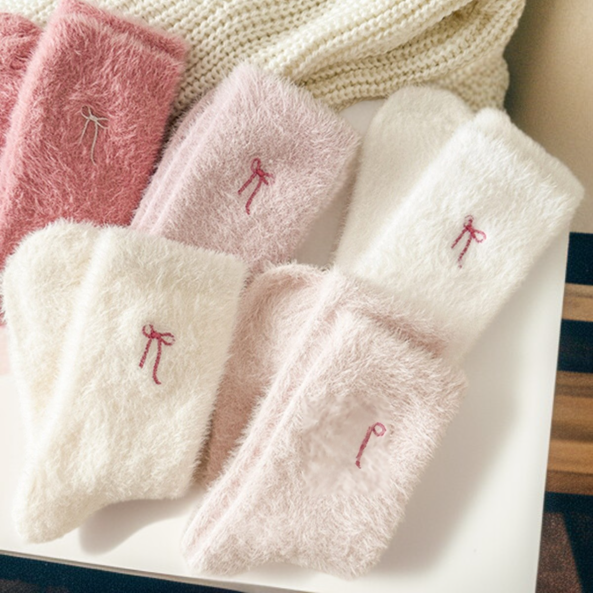 蝶結びのふわふわソックス